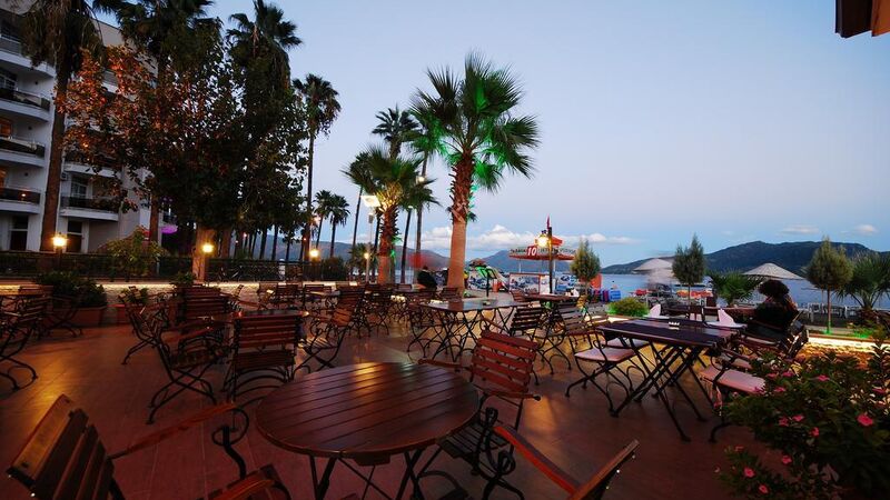 GOLDEN ROCK HOTEL