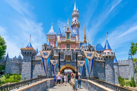 İzmir Çıkışlı Paris Disneyland Brüksel Turu 6 - 9 Haziran Kurban Bayramı