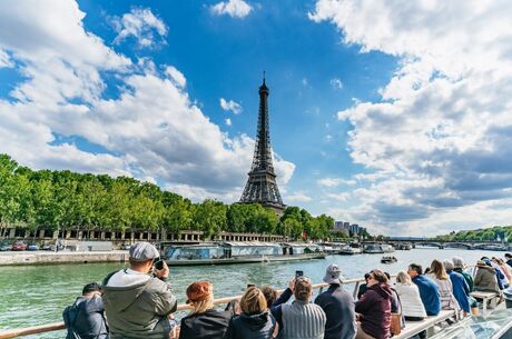 İzmir Çıkışlı Paris Disneyland Brüksel Turu 6 - 9 Haziran Kurban Bayramı